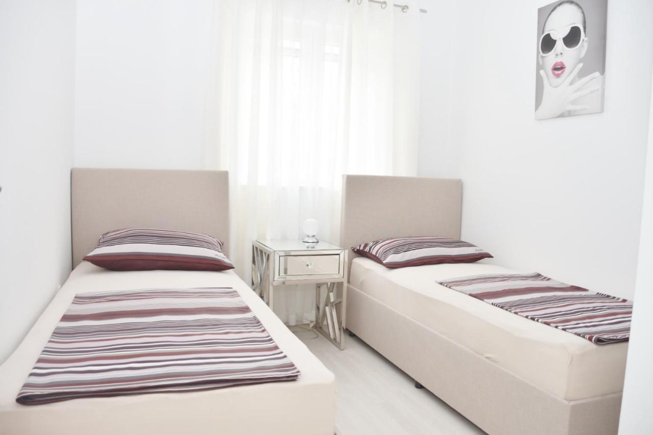 Apartment Josip 2 Tribunj  Exterior photo