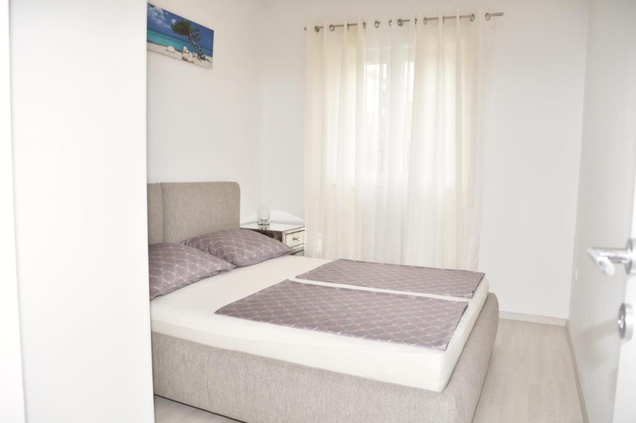 Apartment Josip 2 Tribunj  Exterior photo